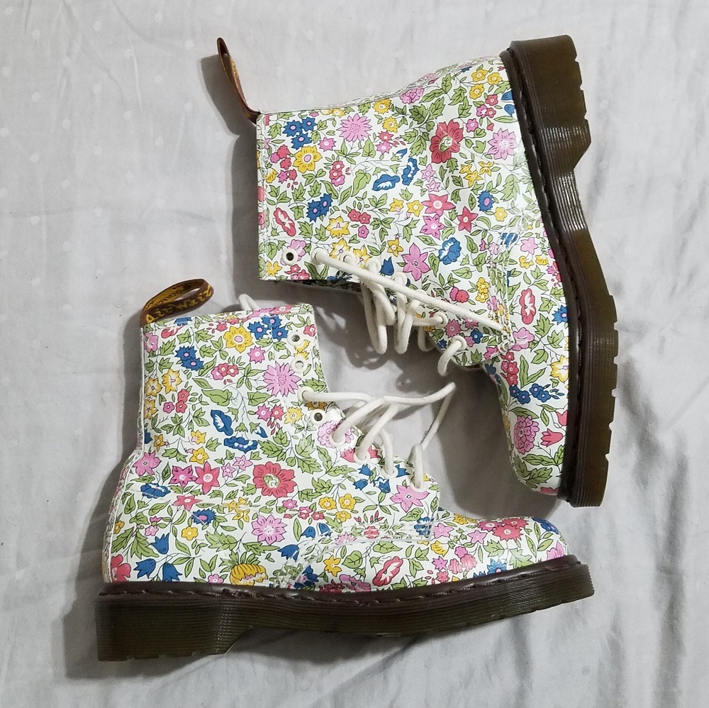 Dr Martens floral boots